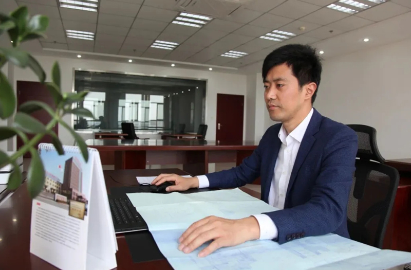海安名匠丨江蘇鵬飛集團(tuán)股份有限公司設(shè)計(jì)中心主任，高級(jí)工程師、高級(jí)技師李曉平